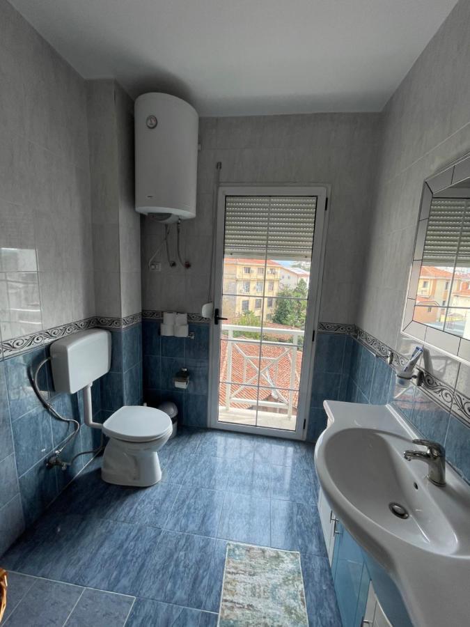 Pedestrian Street Center Apartment Shkoder Luaran gambar